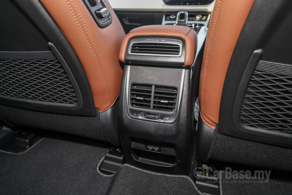 Proton X70 P7-90A MC (2022) Interior