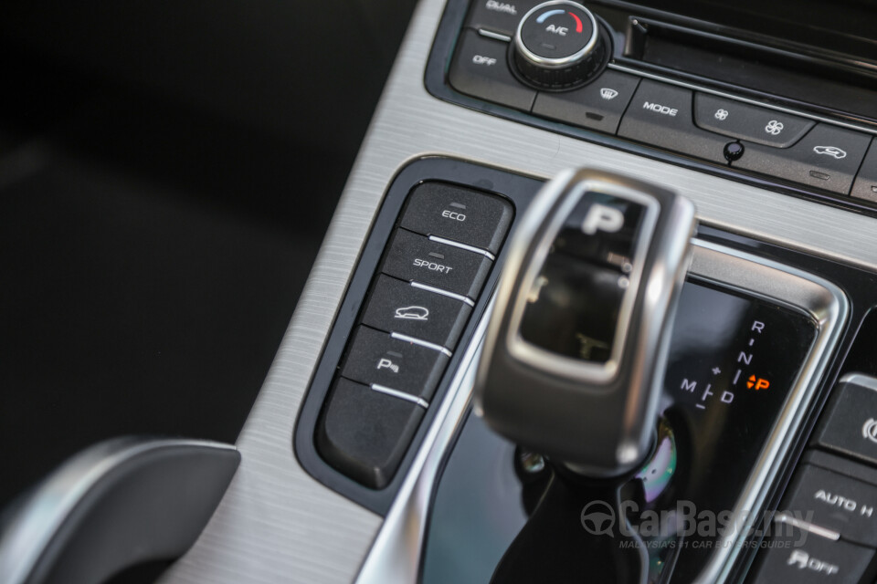 Proton X70 P7-90A MC (2022) Interior