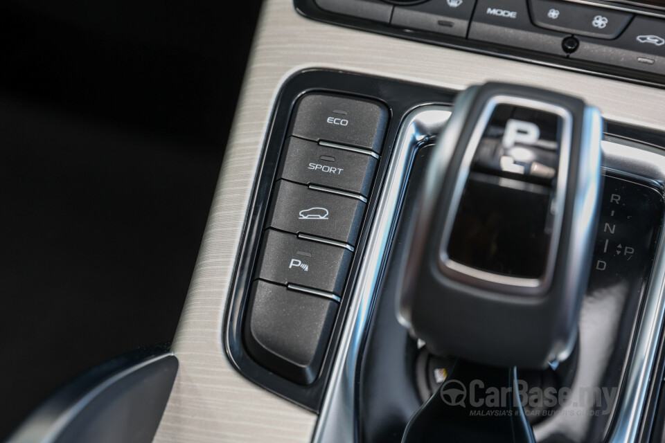Proton X70 P7-90A MC (2022) Interior