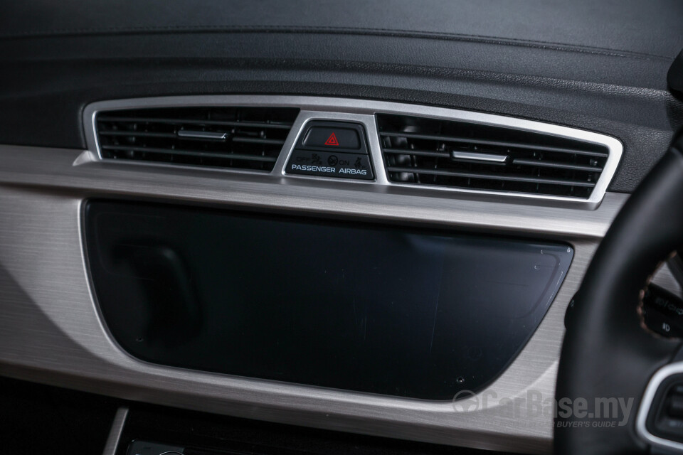 Proton X70 P7-90A MC (2022) Interior