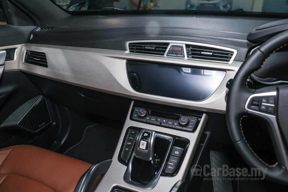Proton X70 P7-90A MC (2022) Interior