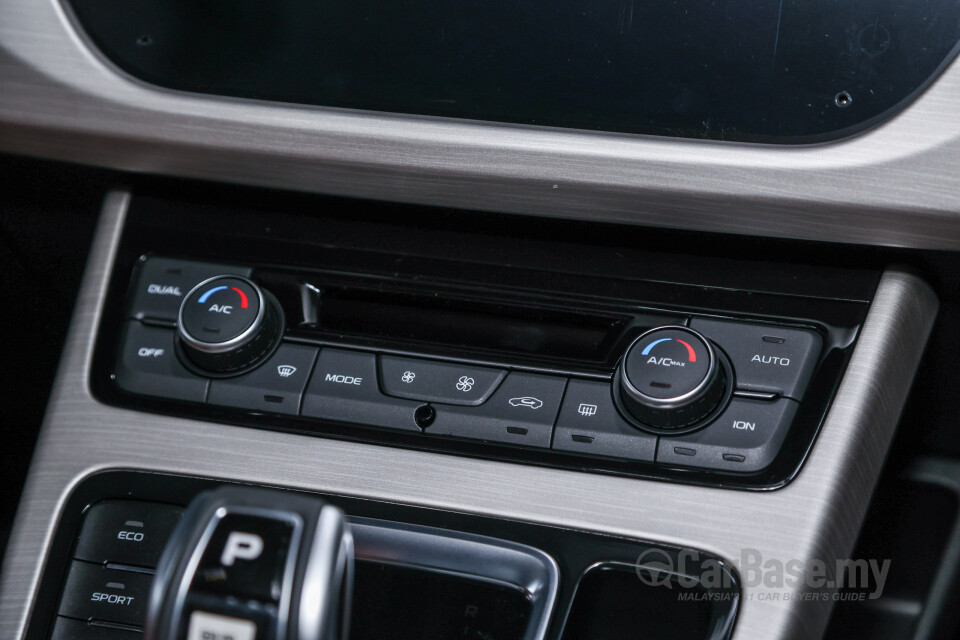 Proton X70 P7-90A MC (2022) Interior