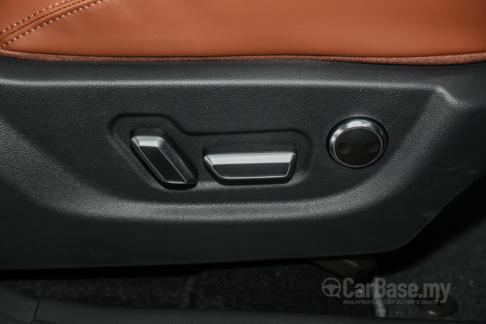 Proton X70 P7-90A MC (2022) Interior