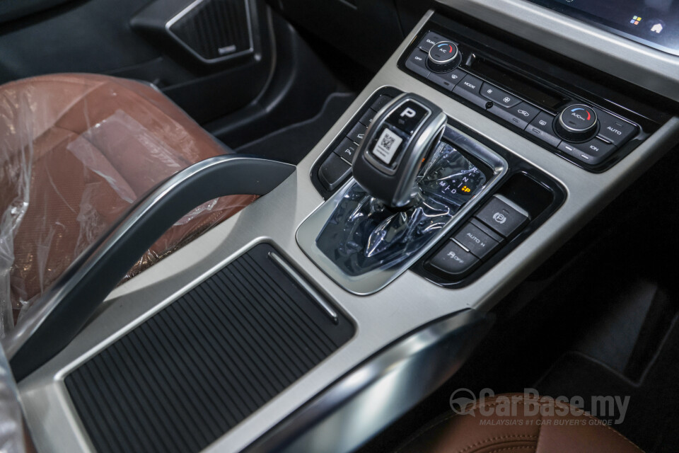 Proton X70 P7-90A MC (2022) Interior