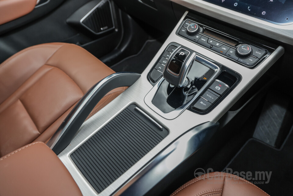 Proton X70 P7-90A MC (2022) Interior