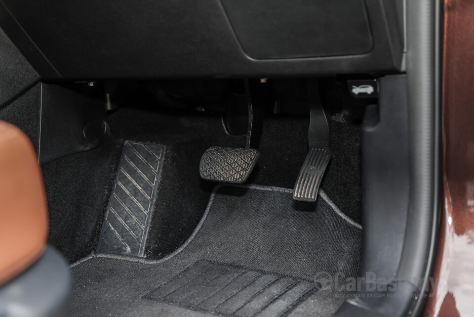 Proton X70 P7-90A MC (2022) Interior