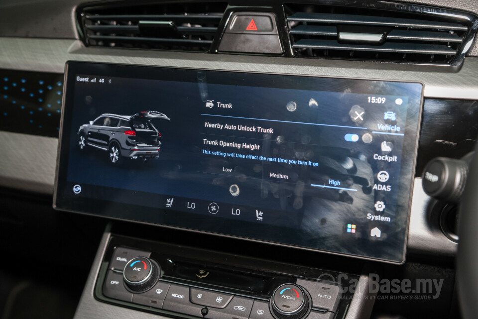 Proton X70 P7-90A FL (2024) Interior