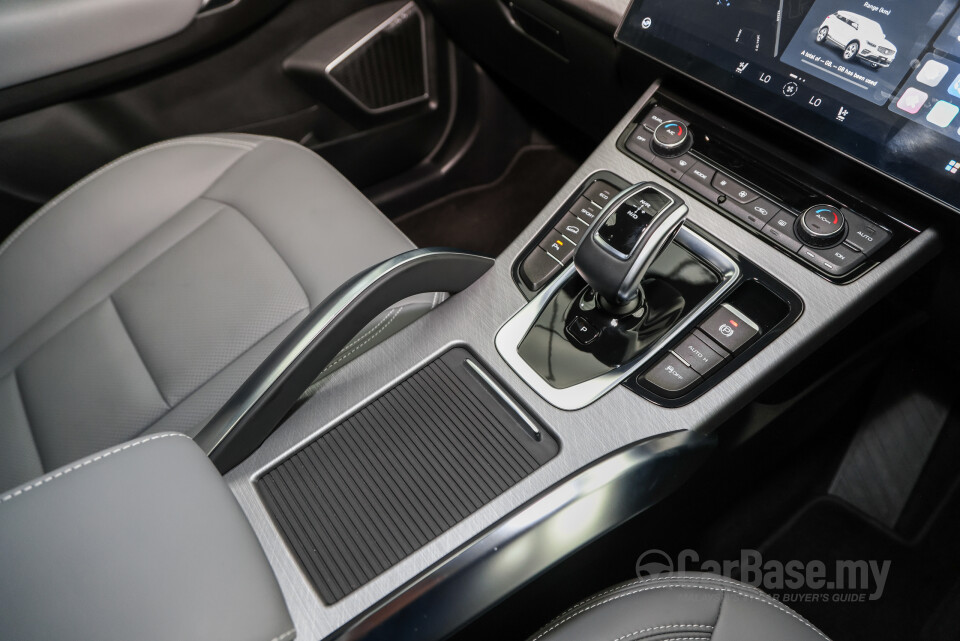 Proton X70 P7-90A FL (2024) Interior