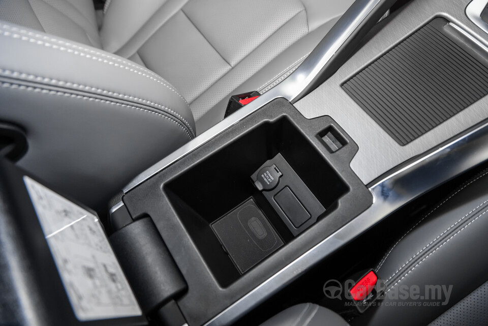 Proton X70 P7-90A FL (2024) Interior