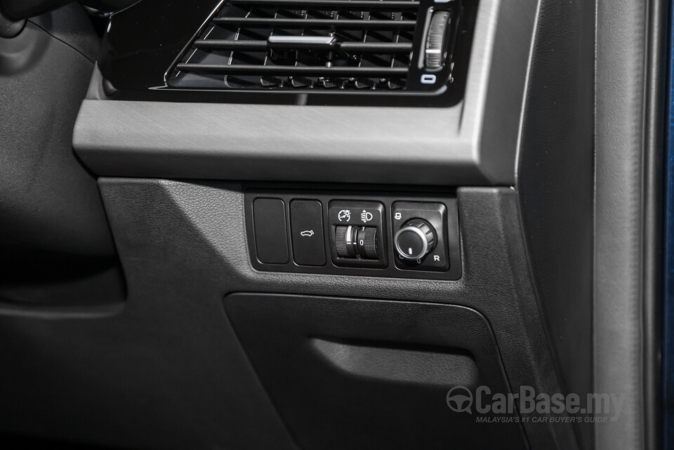 Proton X70 P7-90A FL (2024) Interior