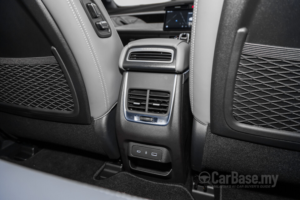 Proton X70 P7-90A FL (2024) Interior
