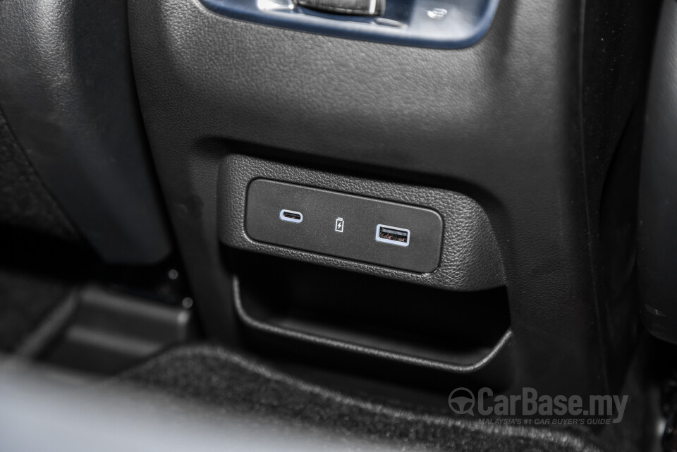 Proton X70 P7-90A FL (2024) Interior