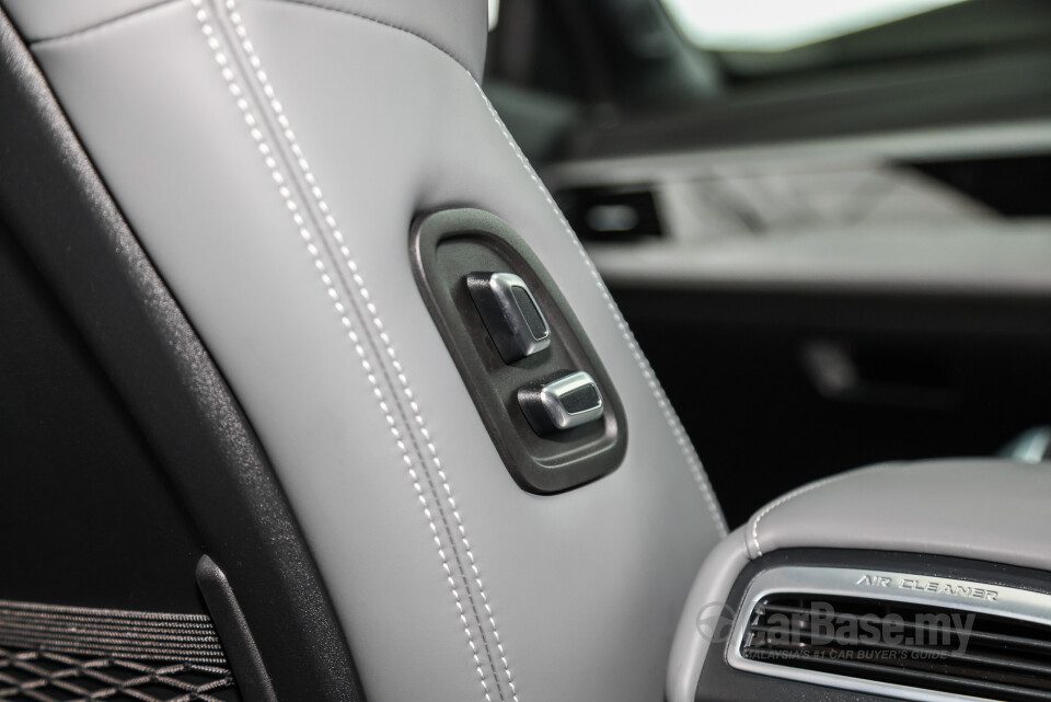 Proton X70 P7-90A FL (2024) Interior