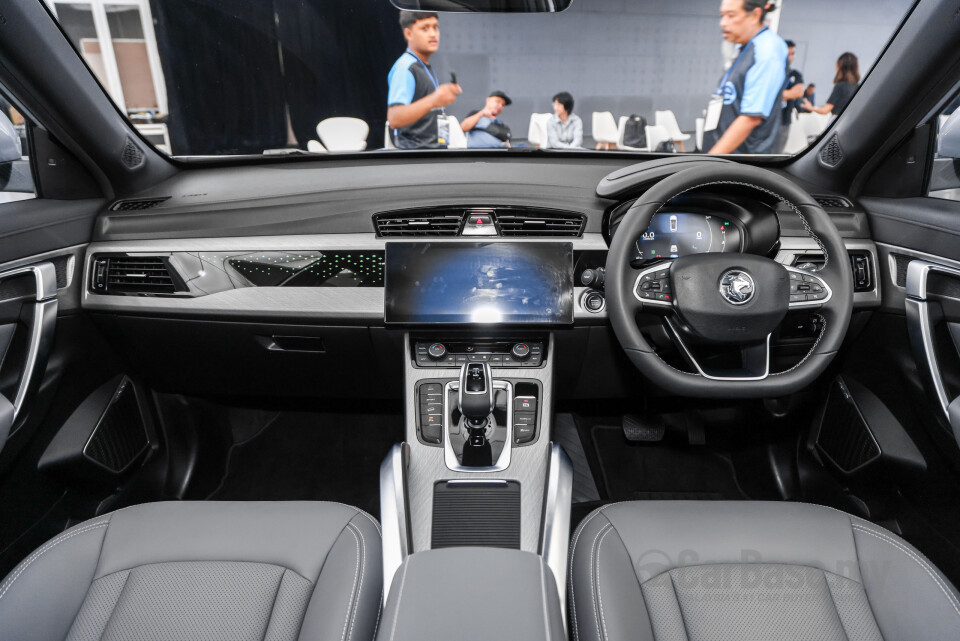 Proton X70 P7-90A FL (2024) Interior