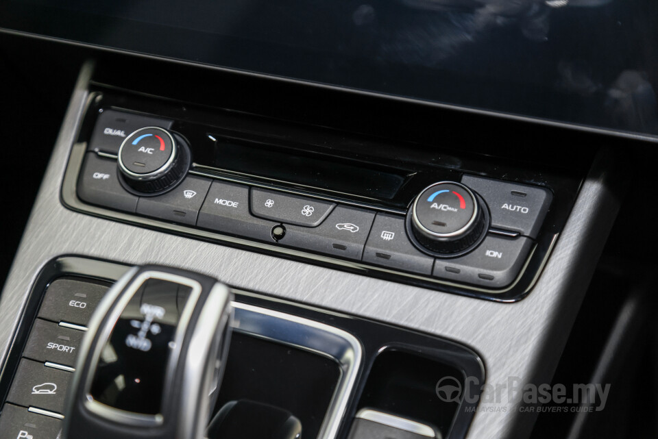 Proton X70 P7-90A FL (2024) Interior