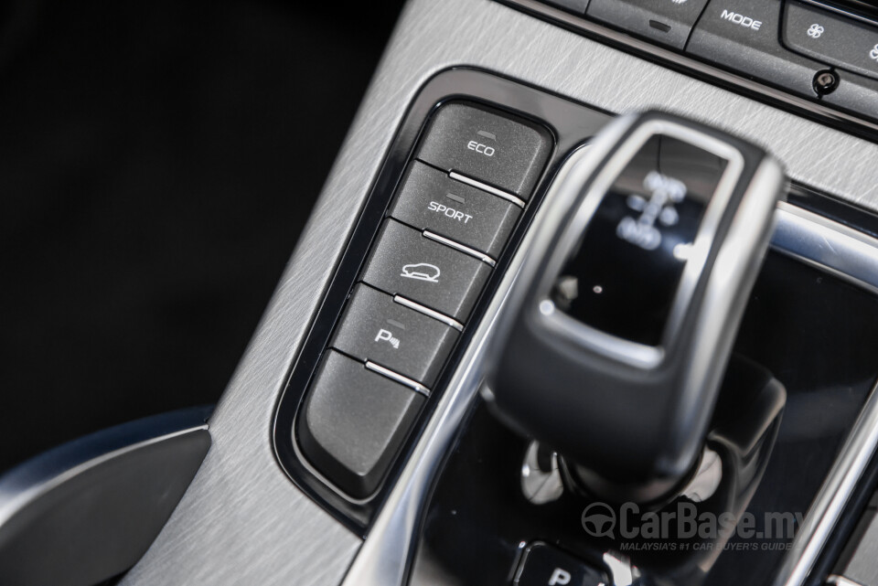 Proton X70 P7-90A FL (2024) Interior