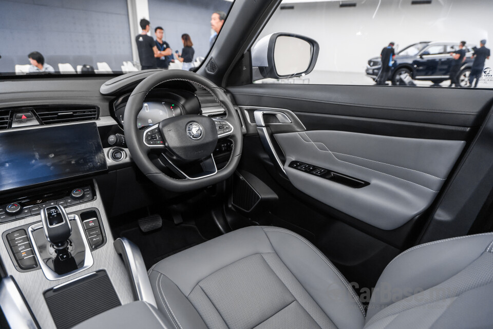 Proton X70 P7-90A FL (2024) Interior