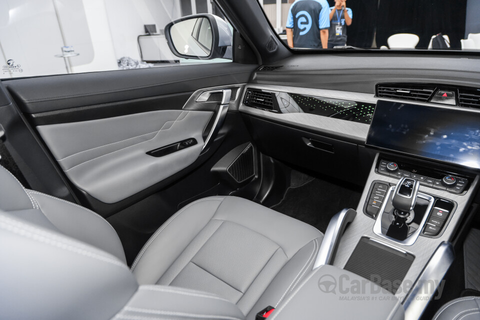 Proton X70 P7-90A FL (2024) Interior