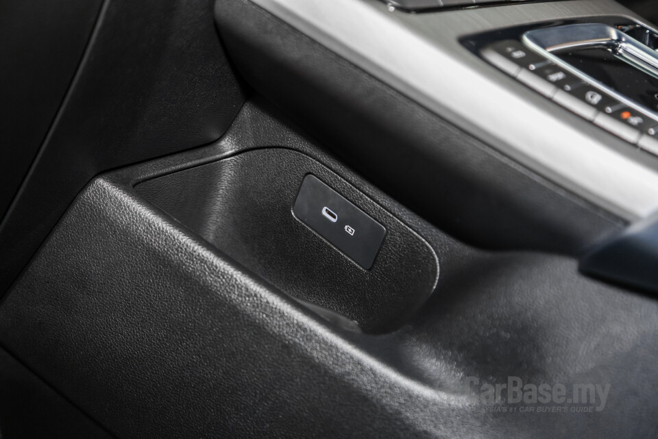 Proton X70 P7-90A FL (2024) Interior
