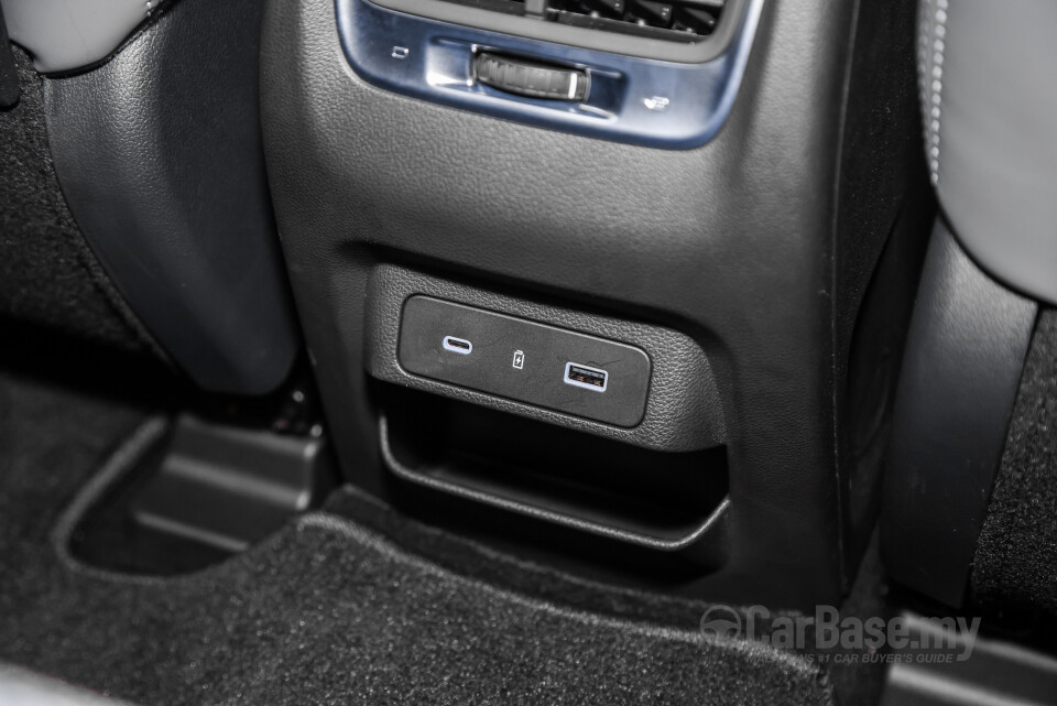 Proton X70 P7-90A FL (2024) Interior