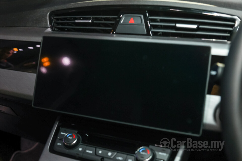 Proton X70 P7-90A FL (2024) Interior