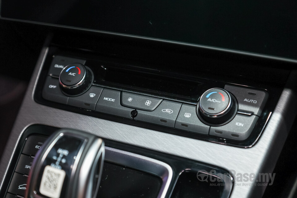 Proton X70 P7-90A FL (2024) Interior