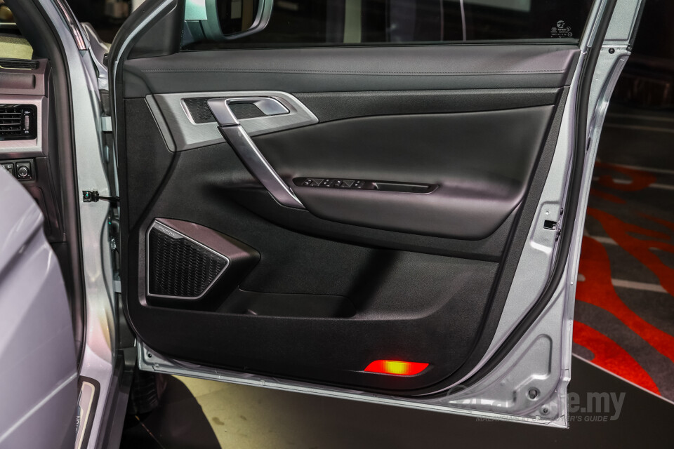 Proton X70 P7-90A FL (2024) Interior
