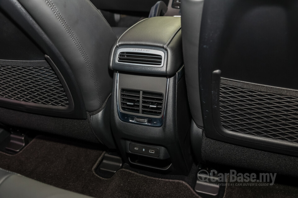 Proton X70 P7-90A FL (2024) Interior
