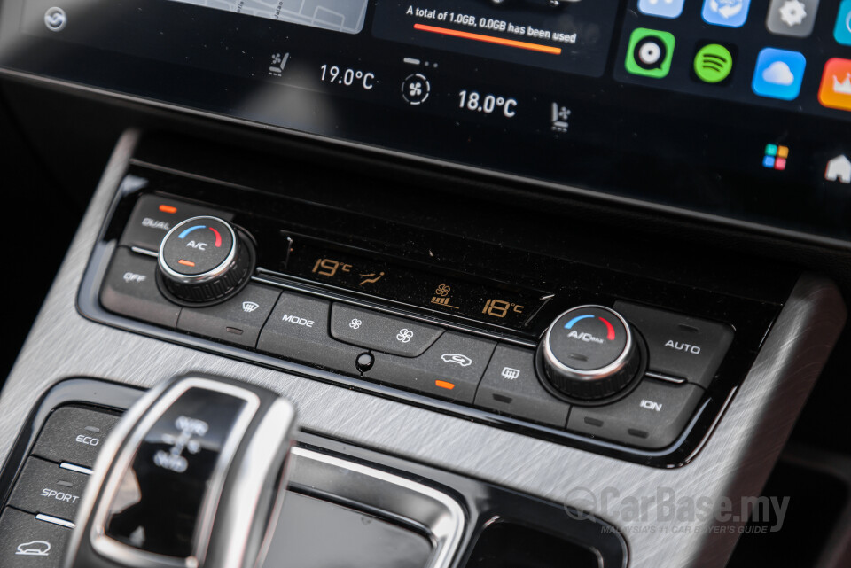 Proton X70 P7-90A FL (2024) Interior