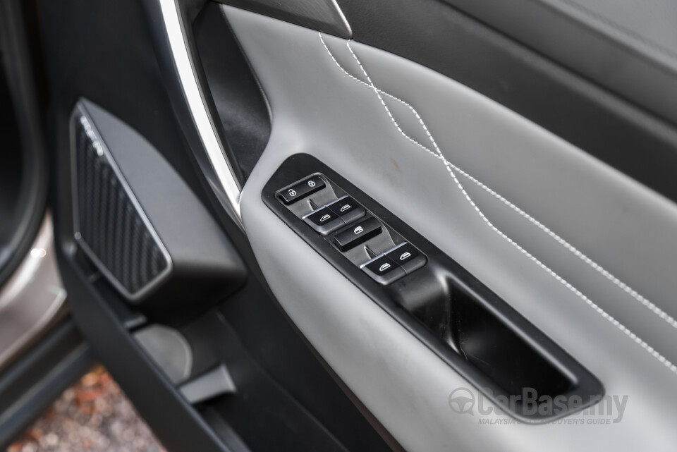 Proton X70 P7-90A FL (2024) Interior