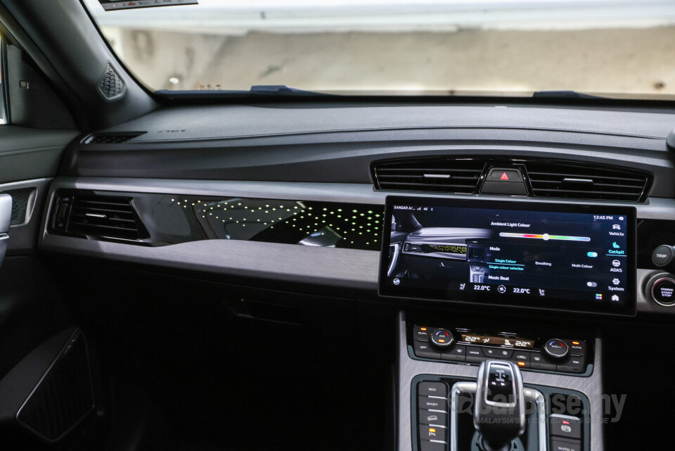 Proton X70 P7-90A FL (2024) Interior