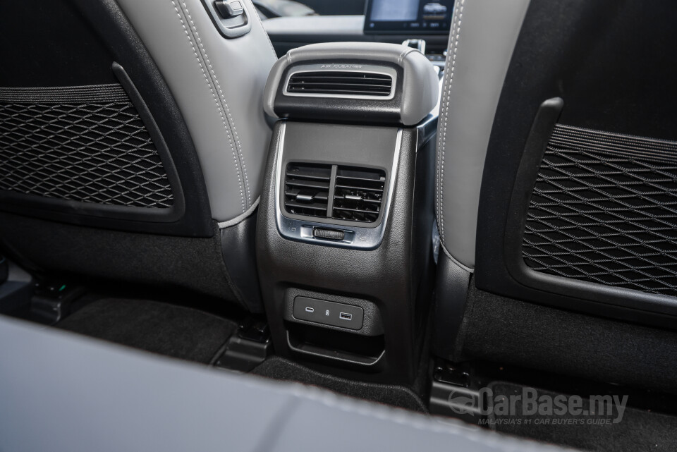 Proton X70 P7-90A FL (2024) Interior