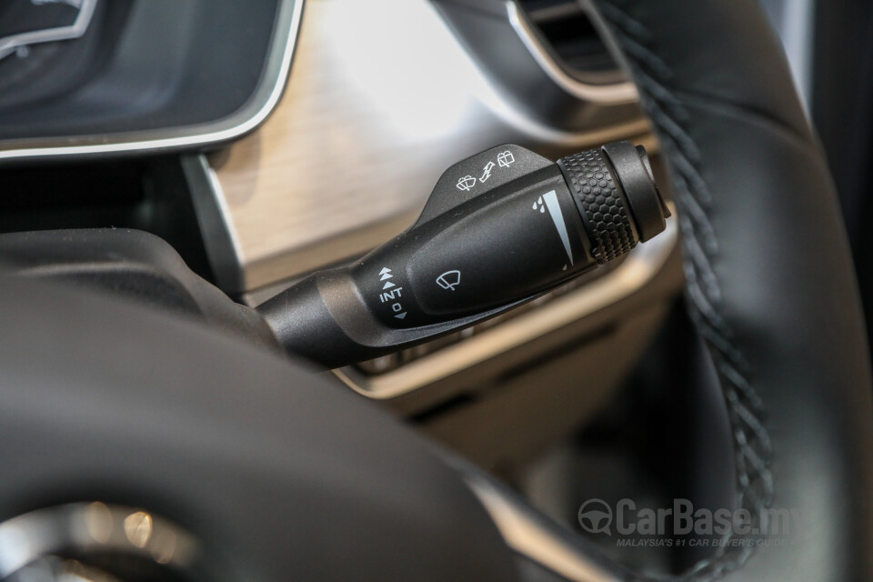 Volkswagen Touareg Mk2 (2010) Interior