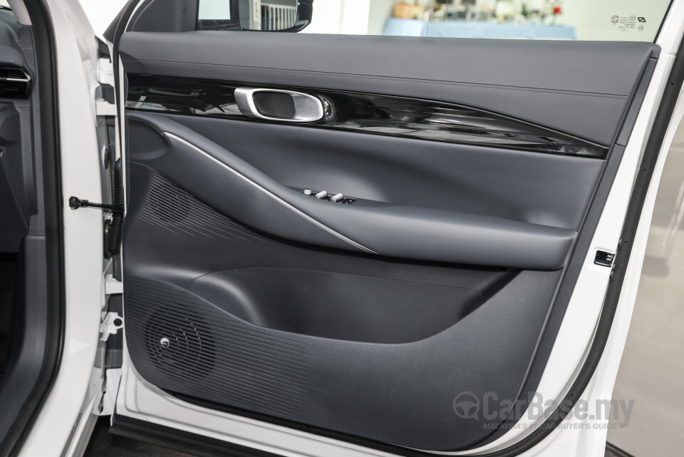 Proton eMas 7 Mk1 (2024) Interior
