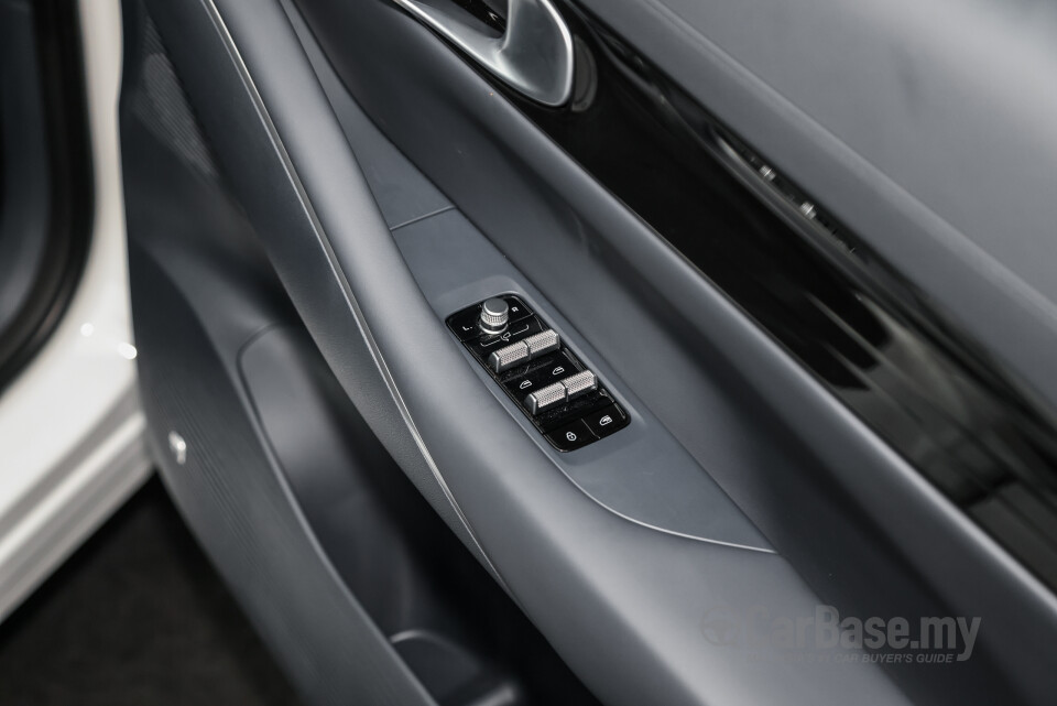 Proton eMas 7 Mk1 (2024) Interior
