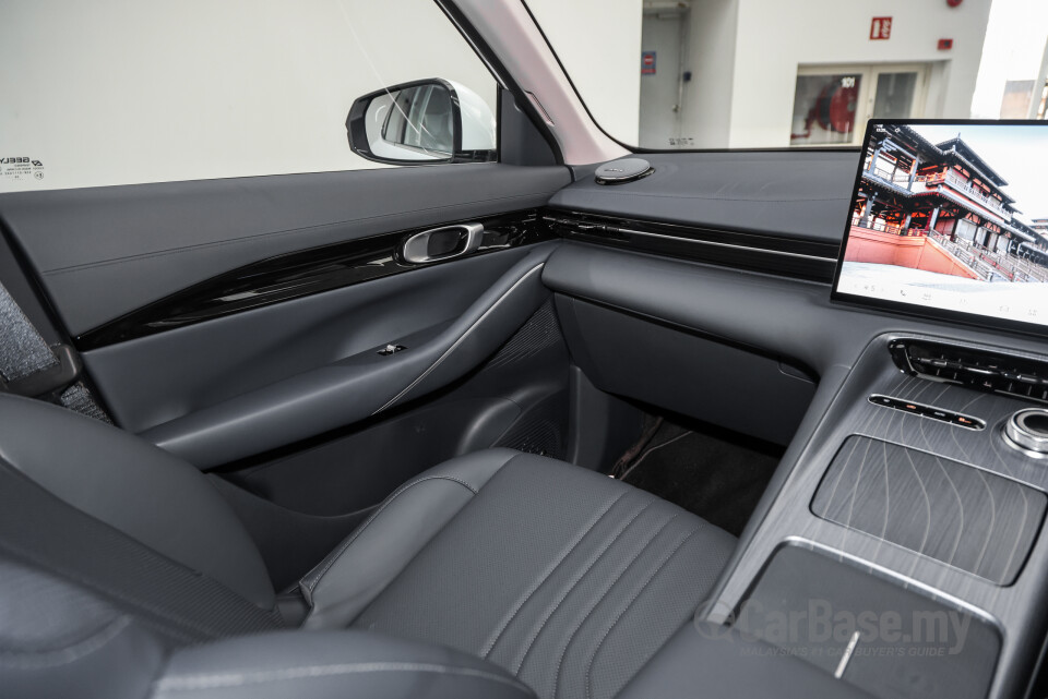 Proton eMas 7 Mk1 (2024) Interior