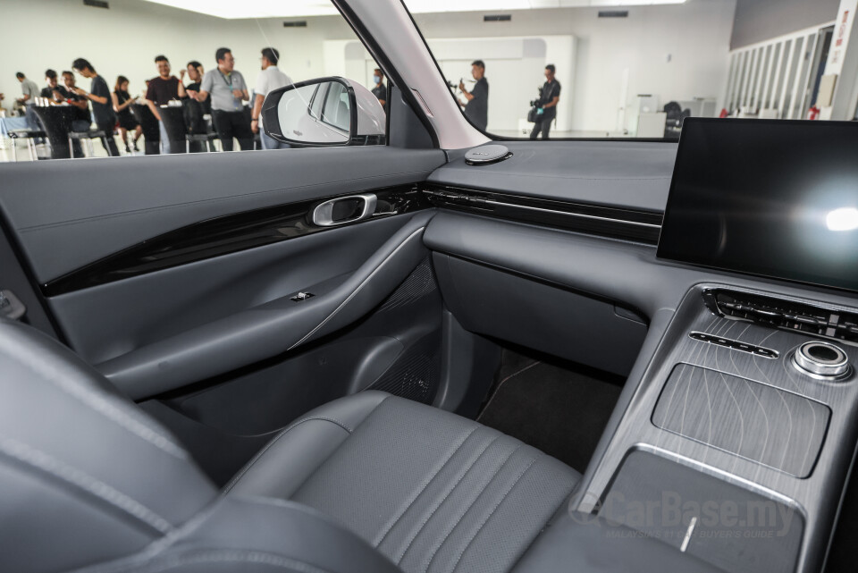 Proton eMas 7 Mk1 (2024) Interior
