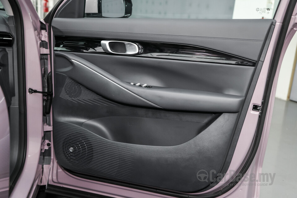 Proton eMas 7 Mk1 (2024) Interior