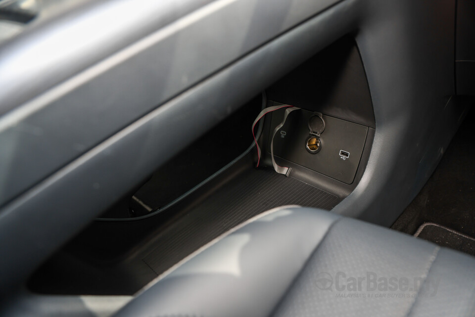 Proton eMas 7 Mk1 (2024) Interior