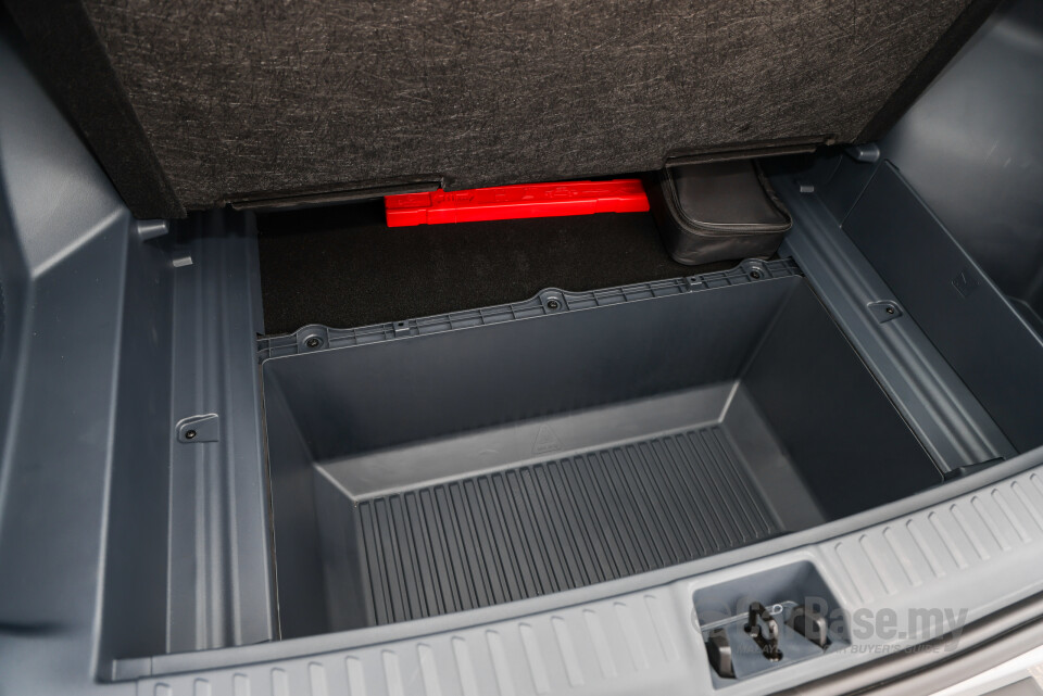 Proton eMas 7 Mk1 (2024) Interior