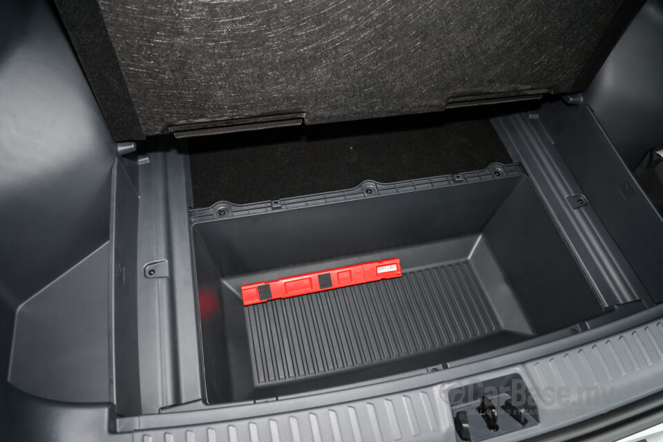 Proton eMas 7 Mk1 (2024) Interior
