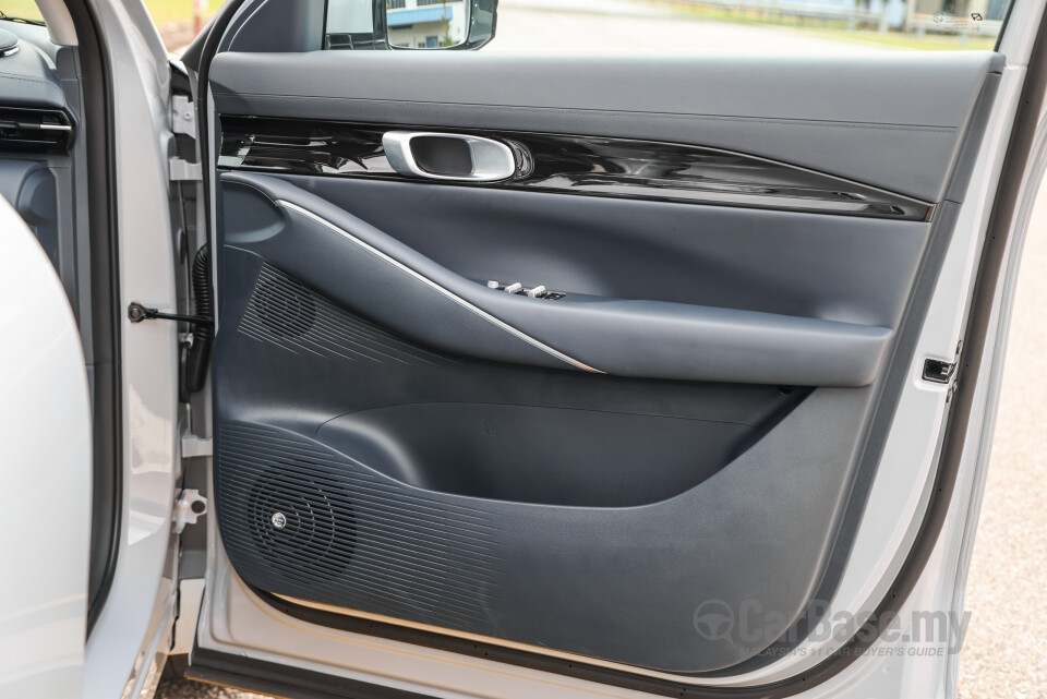 Proton eMas 7 Mk1 (2024) Interior
