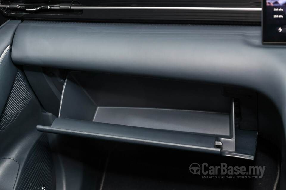 Proton eMas 7 Mk1 (2024) Interior