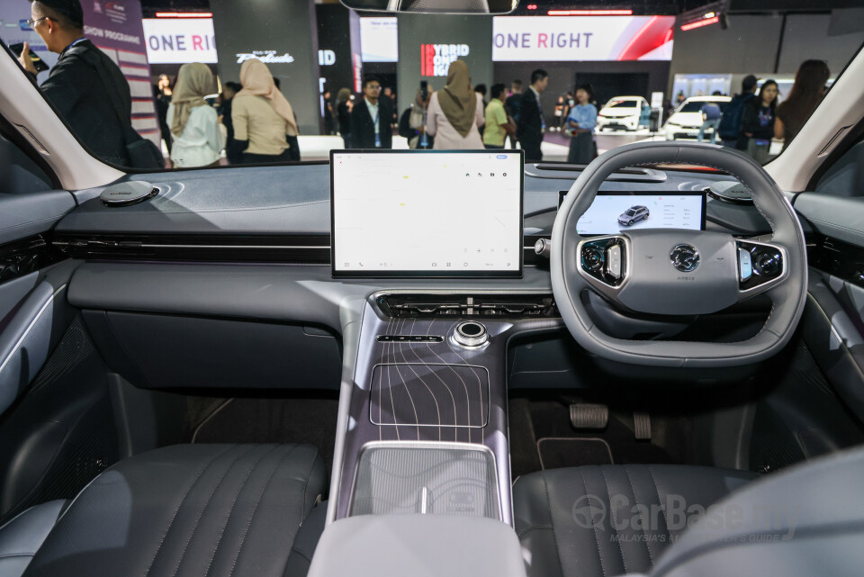 Proton eMas 7 Mk1 (2024) Interior