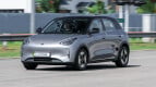 Proton eMas 5 Exterior photo