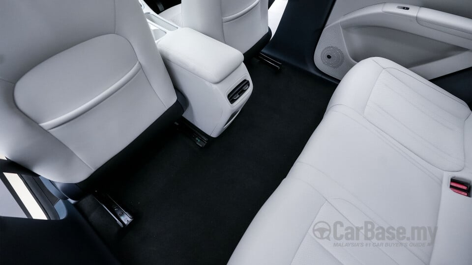 Proton eMas 5 Mk1 (2025) Interior
