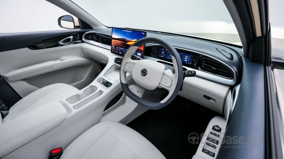Proton eMas 5 Mk1 (2025) Interior