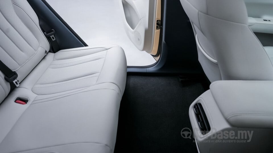 Proton eMas 5 Mk1 (2025) Interior
