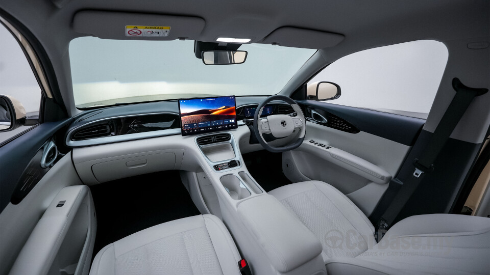 Proton eMas 5 Mk1 (2025) Interior