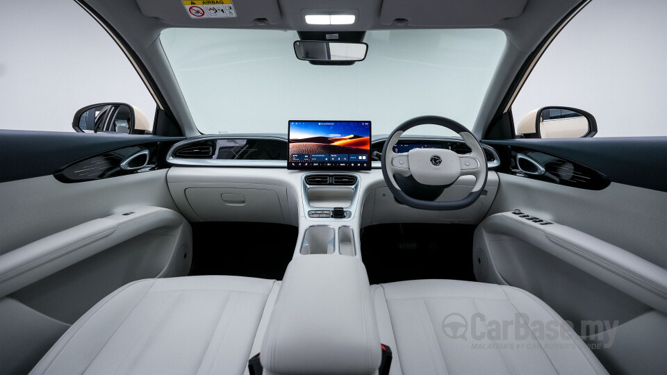 Proton eMas 5 Mk1 (2025) Interior